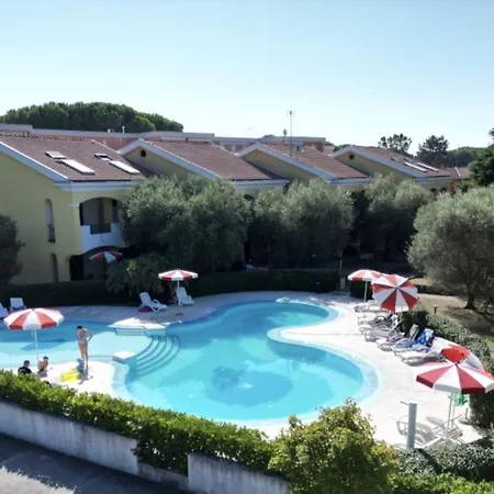 Newly Built With Shared Pool In Apartment *